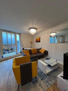 1 bedroom apartment near Clapham North and Clapham High Street station